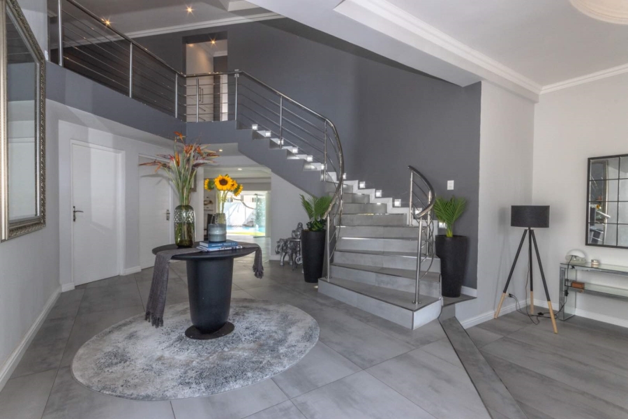 5 Bedroom Property for Sale in Sunset Beach Western Cape